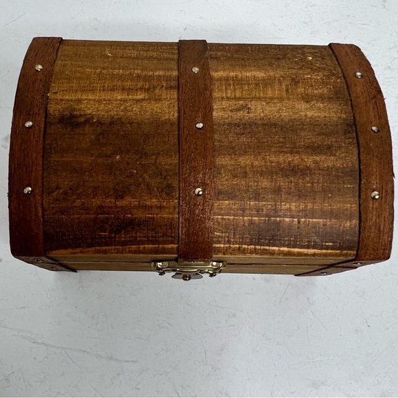 Wooden trinket box - Picture 3 of 14